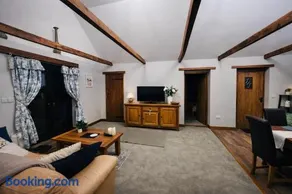 One bedroom converted barn - entire property - Image 4