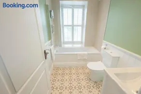 Tobervilla Guest House - Image 2