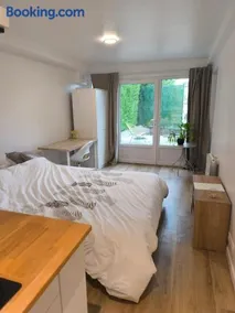 Studio with garden Villa Nemours - Image 1