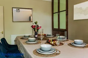 City Break Chester in Spacious Victorian House with Games including tennis and pool table - Image 3