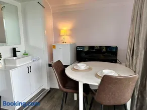 The Lux Pod - Image 5