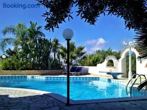Equipped villa with private pool and panoramic sea views - Image 2