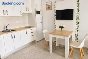 Minimalist boho-chic apartment 10 minutes from the beach - Image 2