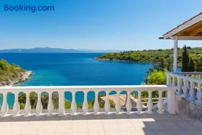 Dolphin villa 3 - Image 1