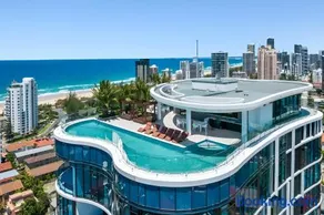 Penthouse Style - Sleeps 8 & Baby - 2BR & Rooftop - Image 1