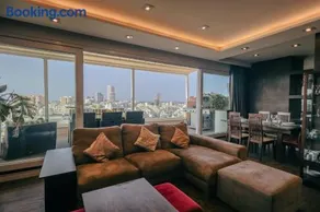 Luxury Penthouse with Jacuzzi and Stunning Views By Buena Vista - Image 2