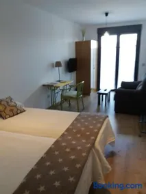 Apartamentos La Rocanda - Image 2