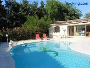 VILLA AVEC PISCINE PRIVATIVE et EXCLUSIVE avec PARKING - Image 1