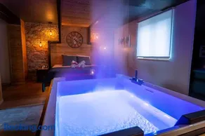 Love industrie & spa - Suite Romantique en Alsace - Spa privatif et garage - Image 3