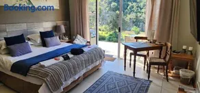 Mackenzies Accommodation - Image 1