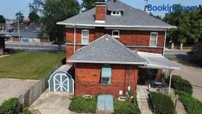 The Lamp Post Manor 5BR Historic Gem in Danville - Image 3