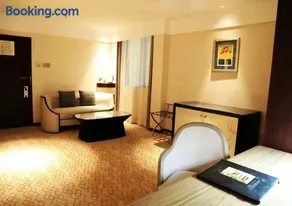 Beijing Xixi Friendship Hotel is located on Xidan Commercial Street and close to Tiananmen Square and the Forbidden City - Image 2