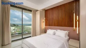 Marina Luxe Appartment - Image 4