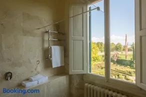 3bdrm luxury Apartment in Tuscan Villa,Private Estate, shared Swimmingpool - Image 2
