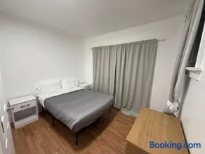 Delmar Loop 2-Bedroom Retreat - Image 2