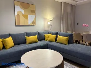 Vera 2 Apartment شقه أنيقه بالخبر بثلاث غرف نوم وصاله تتسع ل 6 اشخاص - Image 2