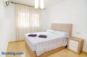 Apartamento de 4 dormitorios muy céntrico en San Juan Pueblo a tan sólo 2,5 km de la playa de San Juan y Muchavista - Image 2