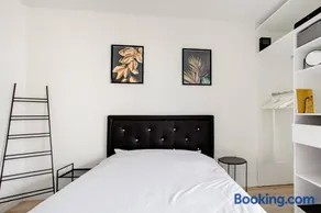 Residence Abraham-Bed&Breakfast Guest Room 2 LaDéfense U-Arena #Parking #Terasse #Fibre #View - Image 3