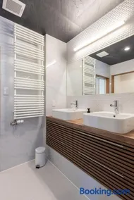 NEW Chalet Oinosu 5 Bedrooms 2 mins to ski resort - Image 4