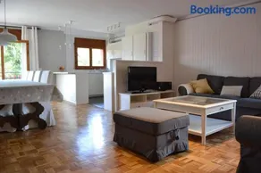 Amplio apartamento con piscina en Llívia - Image 3