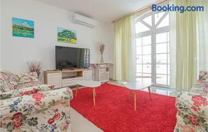Four-Bedroom Holiday Home In Brodarica - Image 2