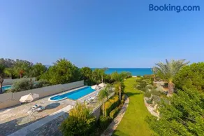 Harmonia Beach Villa - Image 2