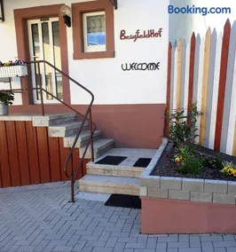 Casa con griglia, giardino e terrazza - Image 2