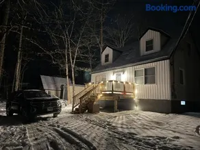 The Flying Dutchman Cottage in amenities filled Masthope community Ski Big Bear - Image 3