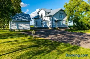 Villa Kuus Sõlme - Sea View Holiday Home - Image 1