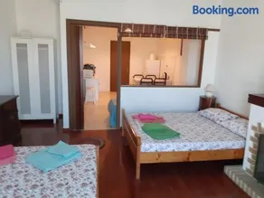 Alex Central City Accommodation - Image 2