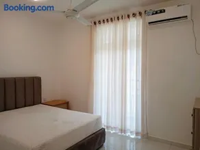 Modern 2BR Apartment at The Palace, Yakkala - Image 2
