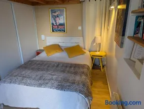 Les Yeux Bleus Bed & Breakfast - Image 2