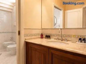 Luxury Villa with Sauna, Ceiling fresco, Jacuzzi and Elevator - Image 3