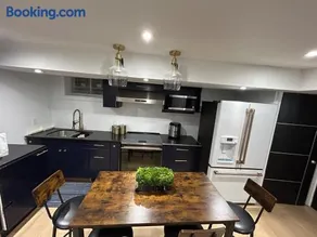 Luxe Apartment in Caledon - Image 2