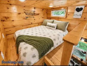 Cozy Forest Getaway by the Pond - Image 3