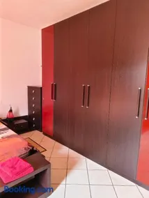 Apartment with three double bedrooms - Image 1