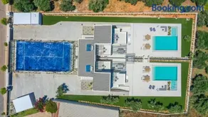 Aurea Estate Luxury Villas - Padel court - Image 2