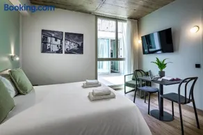 Chloe - Habitat Apartments - Image 4