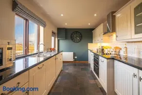Blacksmith's Cottage - Image 4