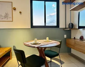 Studio 305 with panoramic pool - close to USP - Image 3