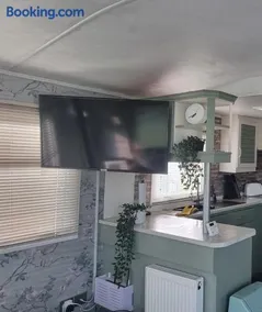 ML23 8 BERTH CARAVAN GOLDEN PALM CHAPEL ST LEONARDS - Image 3