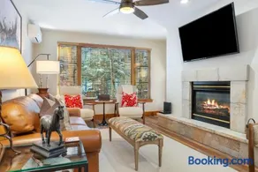 106 Pinecone Lodge - Image 1
