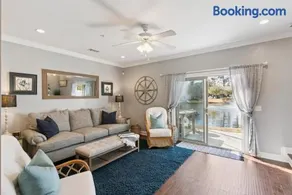 Coastal St Simons Island Townhome Near Beaches, Shopping & Dining - Image 2