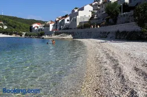 Apartments by the sea Pucisca, Brac - 770 - Image 2
