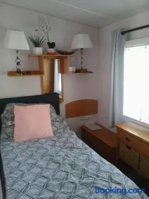 13 Sully Bay Caravan - Image 4
