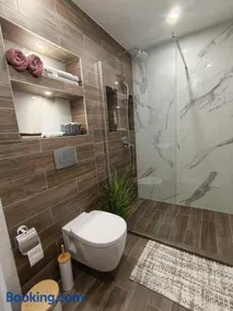 Boutique apartment family 5 - Image 3