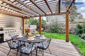Perfectly Placed Plum Cottage - Image 1