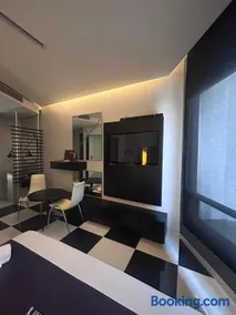 Auto Hotel Via Uno - Image 5