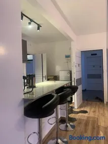 GL Luxe Suites - Image 2