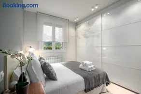 Ondarreta Beach Apartment con parking free y Aire acondicionado - Image 3